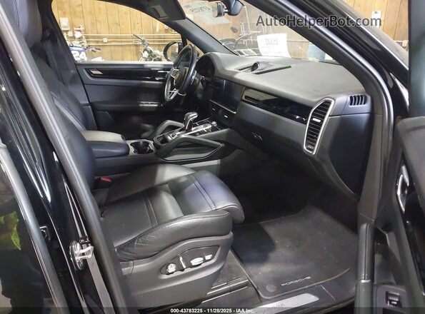 WP1AA2AY7LDA04432 2020 PORSCHE CAYENNE Черный Вид салона спереди