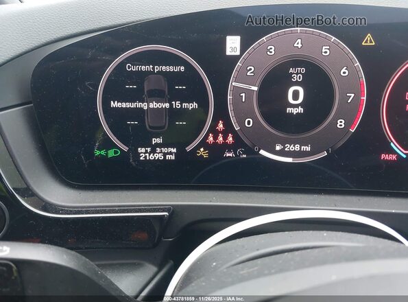 WP1AA2AY7RDA01345 2024 PORSCHE CAYENNE Black Widok tylnych siedzeń