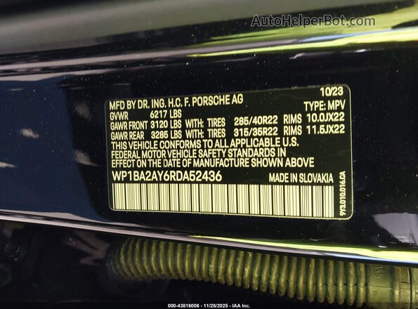 WP1BA2AY6RDA52436 2024 PORSCHE CAYENNE Black Widok komory silnika