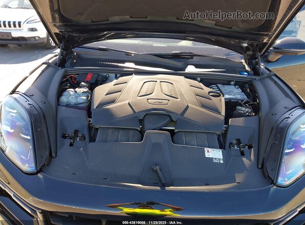 WP1BA2AY6RDA52436 2024 PORSCHE CAYENNE Black Widok z tyłu
