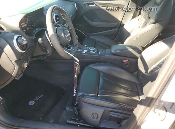 WUABWGFF6J1903487 2018 AUDI RS3 Gray Вид салону спереду