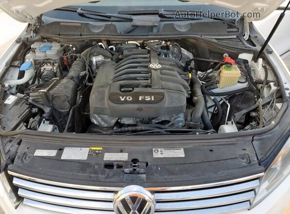 WVGEF9BP5GD007401 2016 VOLKSWAGEN TOUAREG Белый Вид задней части салона