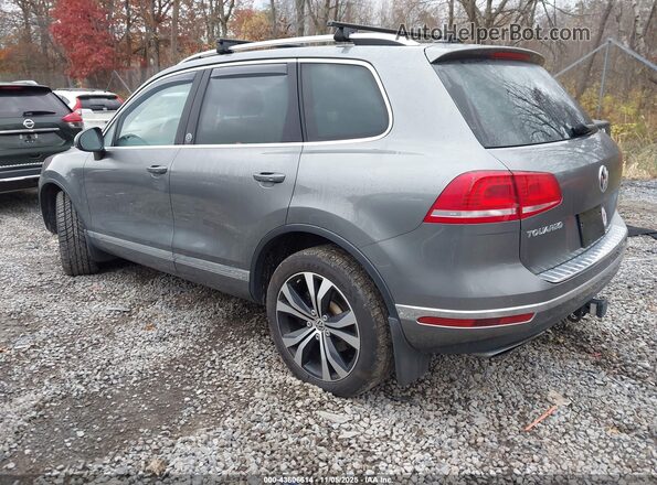 WVGRF7BP2HD000767 2017 VOLKSWAGEN TOUAREG Gray Tył lewy