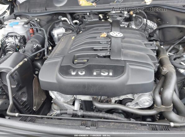 WVGRF7BP2HD000767 2017 VOLKSWAGEN TOUAREG Gray Widok z tyłu