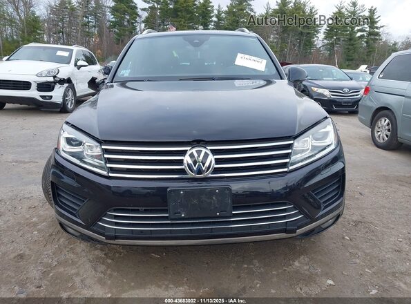 WVGRF7BP6HD006412 2017 VOLKSWAGEN TOUAREG Черный Вид задней части салона