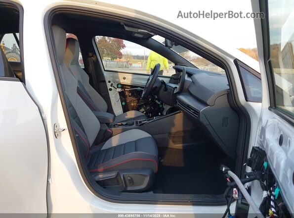 WVW3A7CD8SW219855 2025 VOLKSWAGEN GOLF White წინა სალონის ხედი