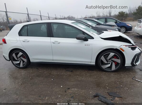 WVWLA7CD4SW232070 2025 VOLKSWAGEN GOLF White უკანა სალონის ხედი