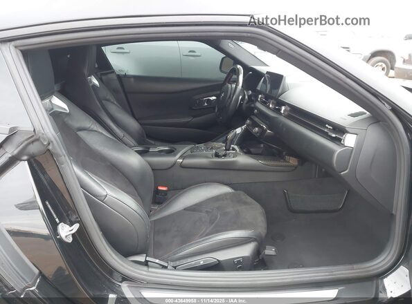 WZ1DB2C04MW042825 2021 TOYOTA GR SUPRA Черный Вид салона спереди