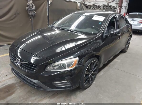 YV126MFLXJ2450710 2018 VOLVO S60 Черный Передняя левая четверть
