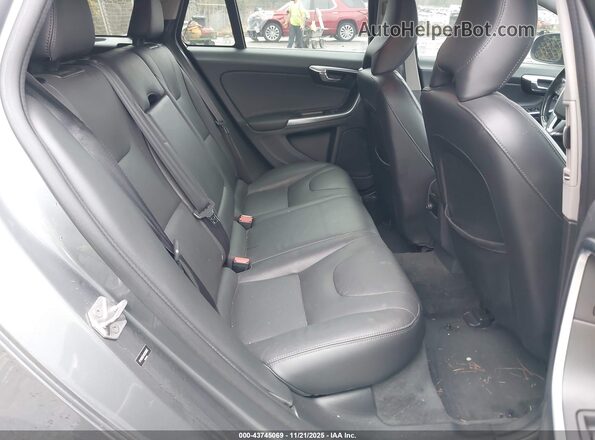 YV140MEK4G1296965 2016 VOLVO V60 Silver Вид наклейки з VIN-кодом