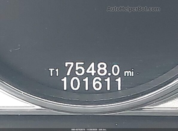 YV149MSS6H1354604 2017 VOLVO V60 White 