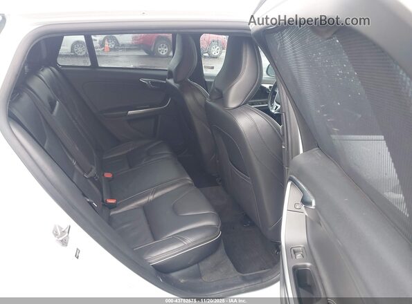 YV149MSS6H1354604 2017 VOLVO V60 White VIN კოდის სტიკერის ხედი