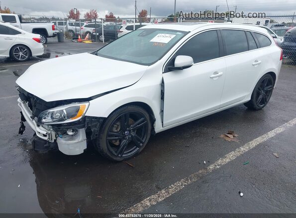 YV149MSS6H1354604 2017 VOLVO V60 White წინა მარცხენა ხედი სამი მეოთხედიდან