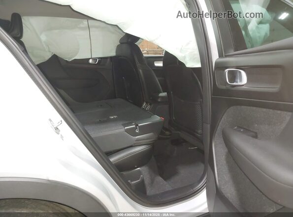 YV4162UK0L2249186 2020 VOLVO XC40 Белый Вид наклейки с VIN-кодом