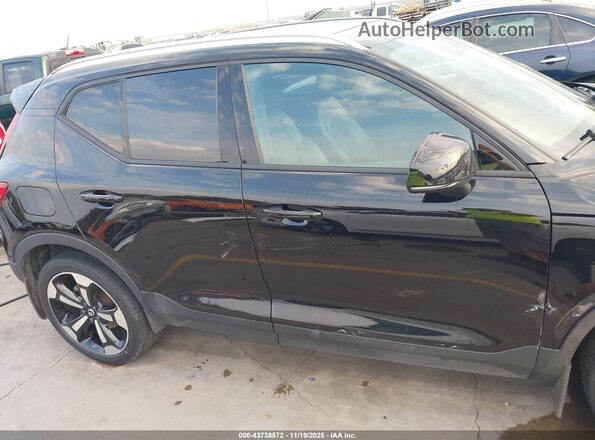 YV4162UKXM2455746 2021 VOLVO XC40 Black 