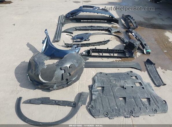 YV4162UL4N2697409 2022 VOLVO XC40 Dark Blue Vista del cuadro de instrumentos