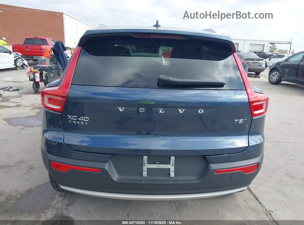 YV4162UL4N2697409 2022 VOLVO XC40 Dark Blue 