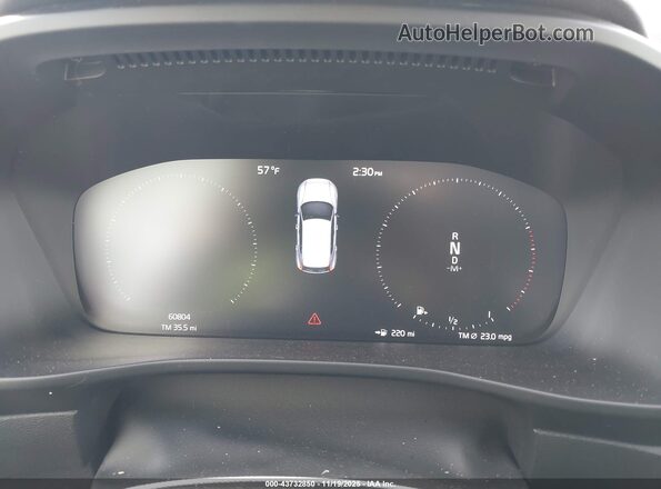 YV4162UMXM2572423 2021 VOLVO XC40 White Widok tylnych siedzeń