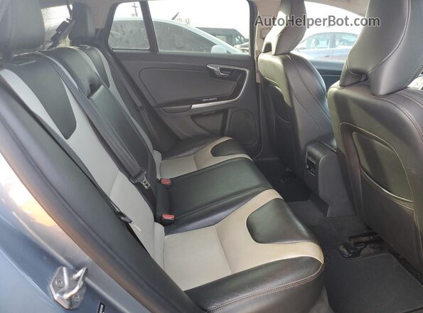 YV440MWM2H1031708 2017 VOLVO V60 Silver უკანა სალონის ხედი