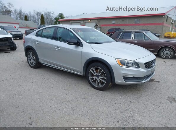 YV4612UM5G2000653 2016 VOLVO S60 CROSS COUNTRY Silver Передня права чверть