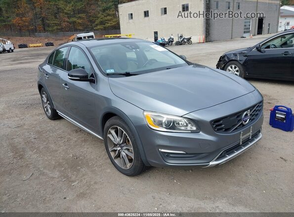 YV4612UM9G2000557 2016 VOLVO S60 CROSS COUNTRY Gray უკანა სალონის ხედი