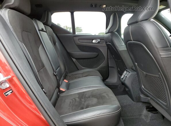 YV4AC2HM9K2074892 2019 VOLVO XC40 Красный Вид задней части салона