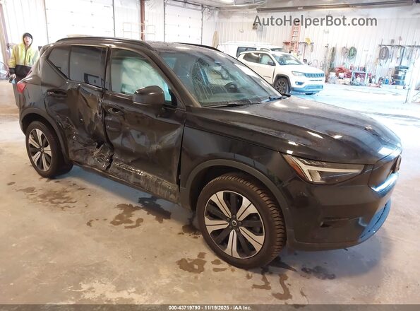 YV4ED3UL0P2059738 2023 VOLVO XC40 RECHARGE PURE ELECTRIC Черный Передняя правая четверть