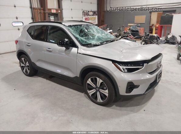 YV4ED3UL8P2106790 2023 VOLVO XC40 RECHARGE PURE ELECTRIC Gray Front right