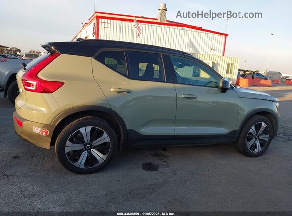 YV4ED3UL9P2108340 2023 VOLVO XC40 RECHARGE PURE ELECTRIC Green Rear interior view