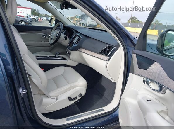YV4H60CW2P1922272 2023 VOLVO XC90 RECHARGE PLUG-IN HYBRID Синий Вид салона спереди