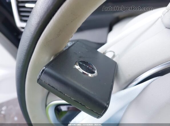 YV4H60PF5S1314734 2025 VOLVO XC90 PLUG-IN HYBRID Серый Вид панели приборов
