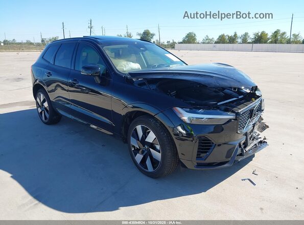 YV4H60RCXS1049604 2025 VOLVO XC60 PLUG-IN HYBRID Черный Передняя правая четверть