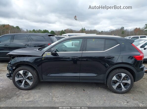 YV4L12UE1R2333835 2024 VOLVO XC40 Черный 