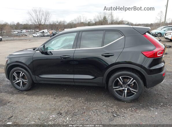 YV4L12UJ2S2558137 2025 VOLVO XC40 Черный Панорамный вид салона 360°