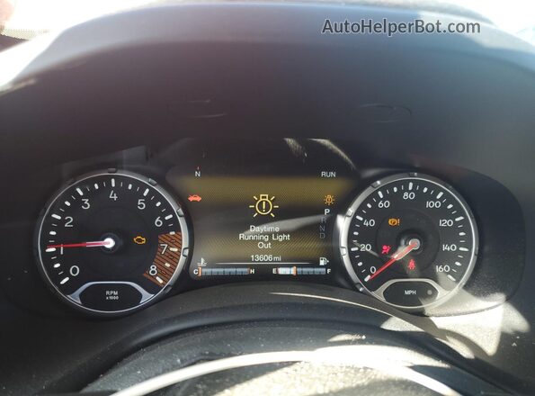 ZACNJDC13PPP73402 2023 JEEP RENEGADE Red ხელსაწყოთა პანელის ხედი