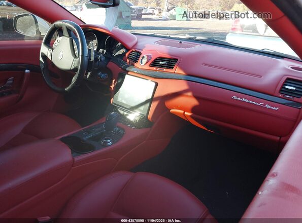 ZAM45VMA8J0273445 2018 MASERATI GRANTURISM White Вид салону спереду