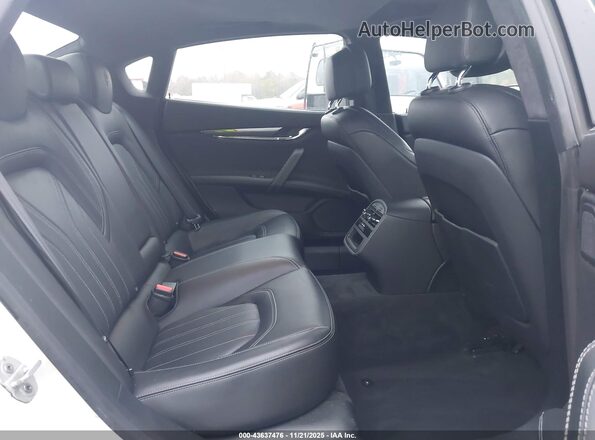 ZAM56RRL4H1230275 2017 MASERATI QUATTROPOR Белый Вид наклейки с VIN-кодом