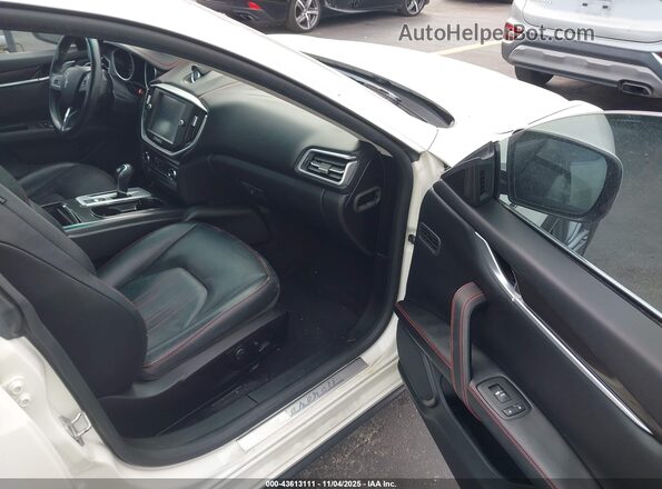 ZAM57XSA4G1181023 2016 MASERATI GHIBLI Белый Вид салона спереди