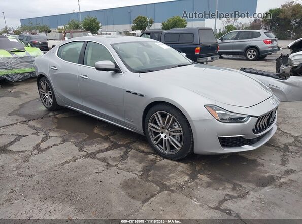 ZAM57YSL8J1275839 2018 MASERATI GHIBLI Бежевый Передняя правая четверть