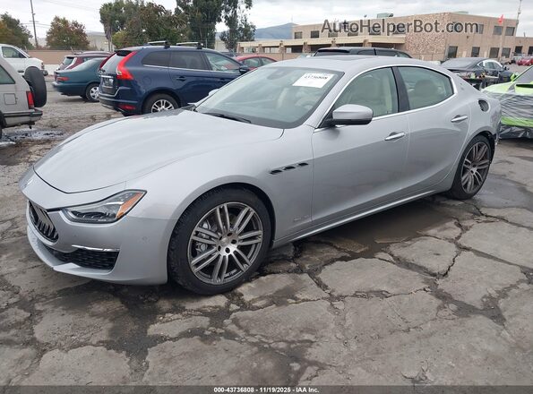 ZAM57YSL8J1275839 2018 MASERATI GHIBLI Бежевый Передняя левая четверть