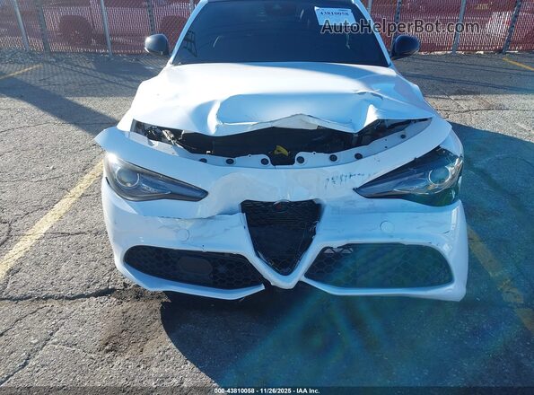 ZARFAMBN0P7668959 2023 ALFA ROMEO GIULIA White წინა ხედი