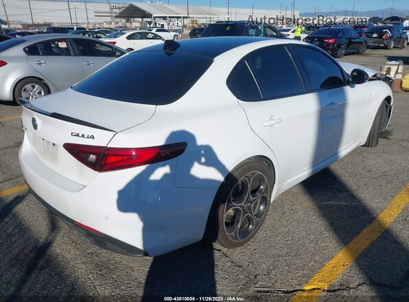 ZARFAMBN0P7668959 2023 ALFA ROMEO GIULIA White უკანა მარჯვენა