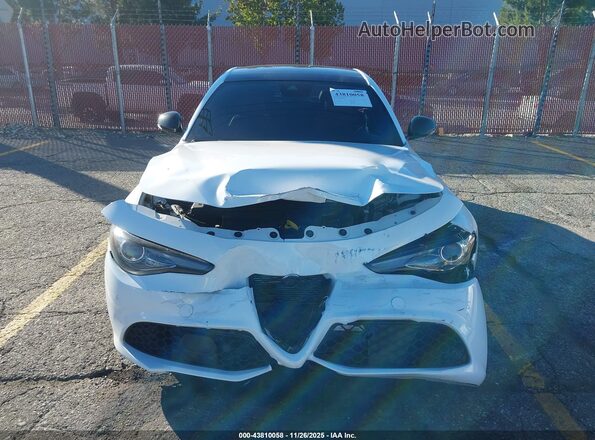 ZARFAMBN0P7668959 2023 ALFA ROMEO GIULIA White ხელსაწყოთა პანელის ხედი