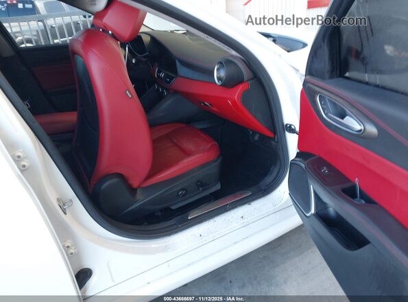ZARFAMBN1L7634961 2020 ALFA ROMEO GIULIA White Vista interior delantera
