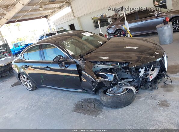 ZARFAMBN6P7673941 2023 ALFA ROMEO GIULIA Черный Вид задней части салона