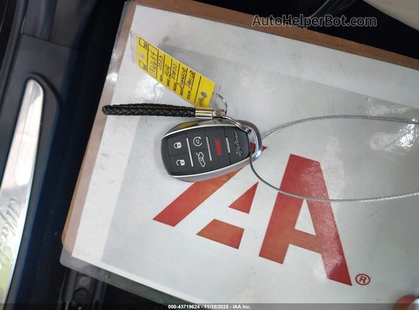 ZARFAMBN6P7673941 2023 ALFA ROMEO GIULIA Черный Вид панели приборов