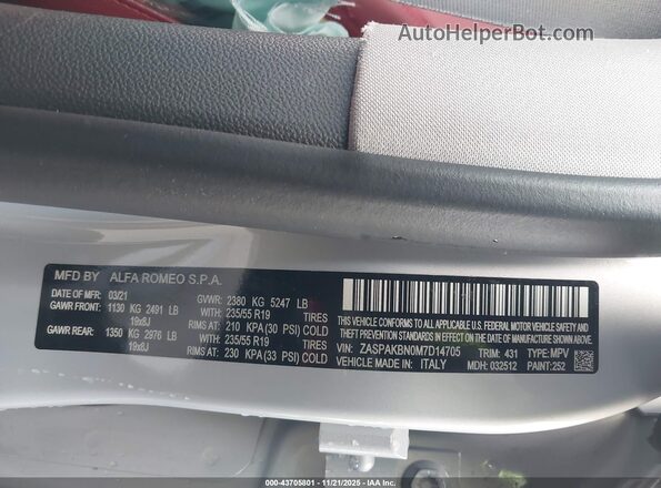ZASPAKBN0M7D14705 2021 ALFA ROMEO STELVIO Silver Engine compartment view