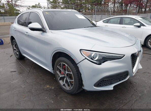 ZASPAKBN0M7D14705 2021 ALFA ROMEO STELVIO Silver Front right