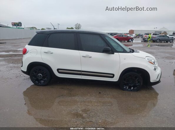 ZFBCFADH8HZ040189 2017 FIAT 500L Белый Вид задней части салона