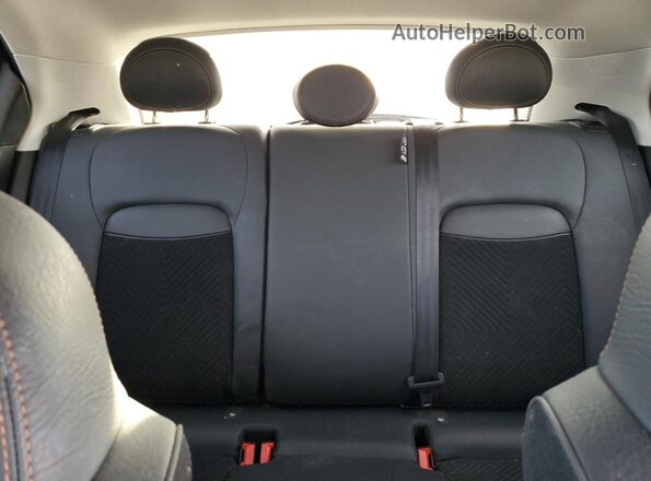 ZFBCFYCB8JP694567 2018 FIAT 500X Черный Вид задних сидений